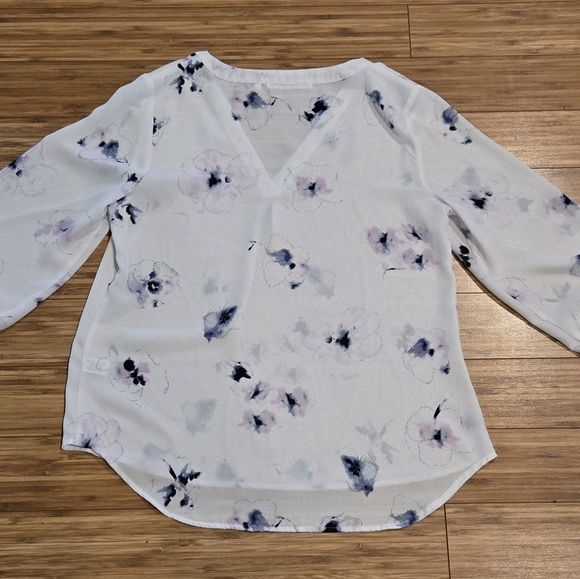 Violet & Claire Floral Blouse - Picture 5 of 5